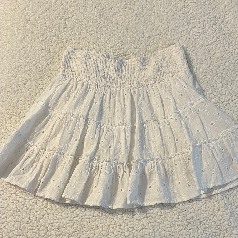 EUC American Eagle Outfitters White Eyelet Tiered Skirt
